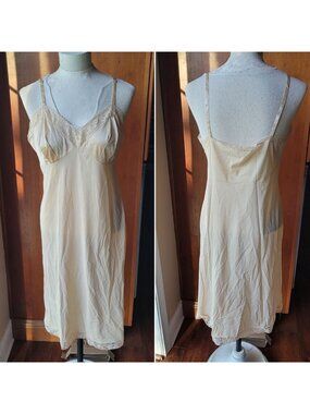 Vintage Vanity Fair Pale Peach Lace Trim Midi Slip Dress
